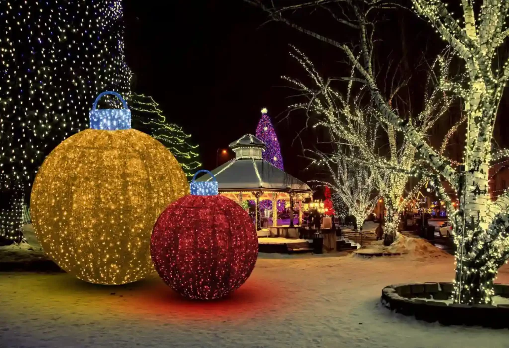 Immagine di un parco con installazione di due sfere