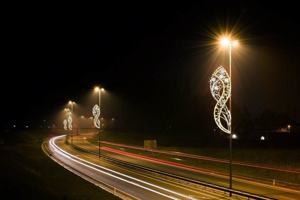 Installazione a palo con Soggetto Luminoso Stampa Deco